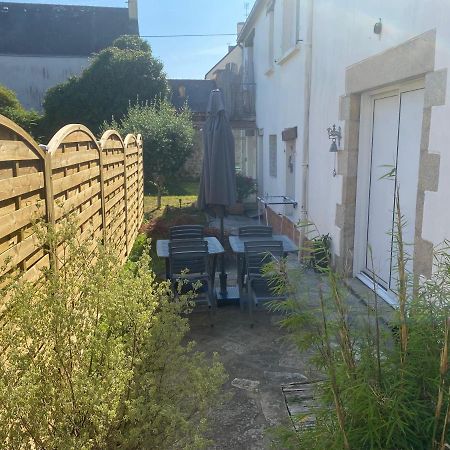 Appartement en entrée de ville avec balneo Pont-lʼAbbé Extérieur photo